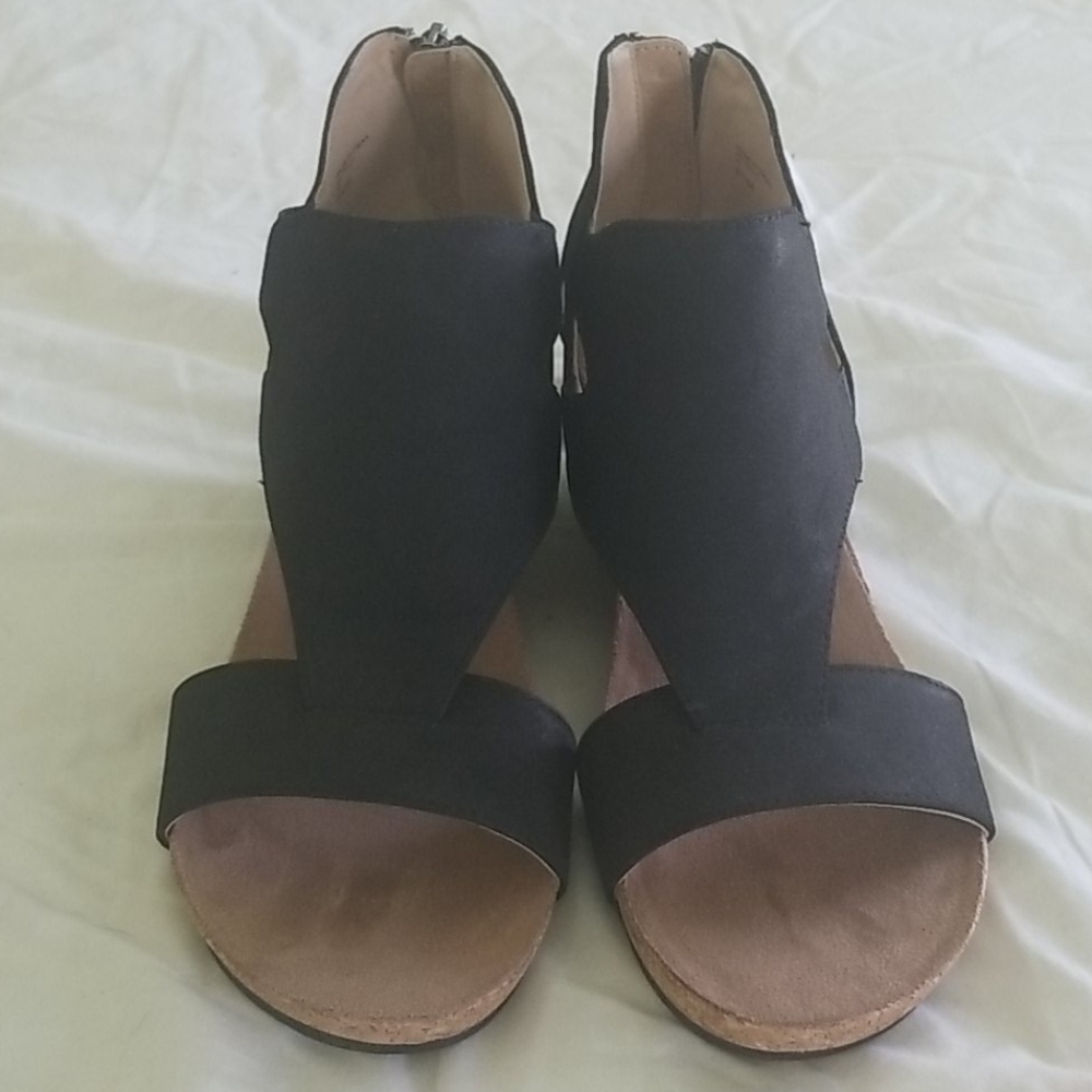 Adrienne Vittadini Black Wedges